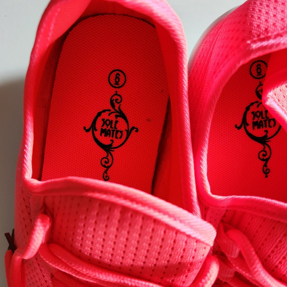 Pink Cloth Sneakers - Picture 4 of 4